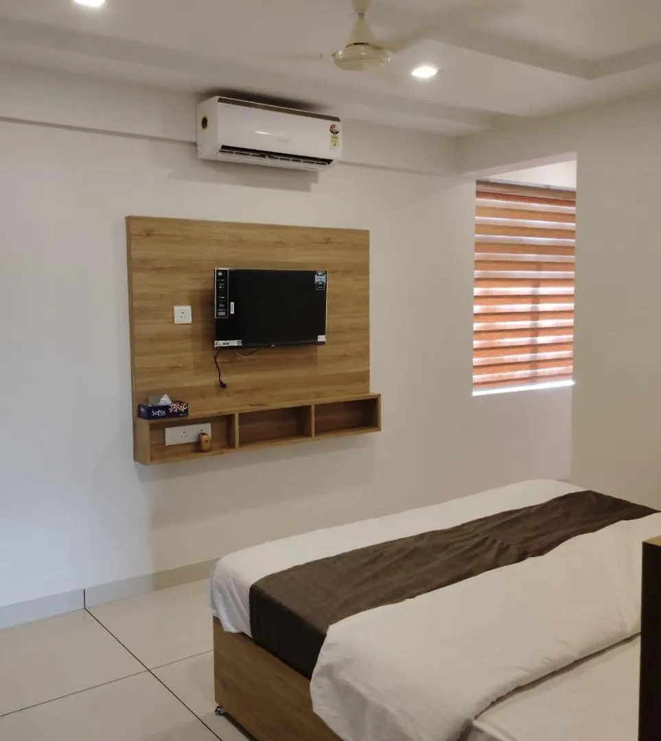 Grand Unx Hotel Kannur