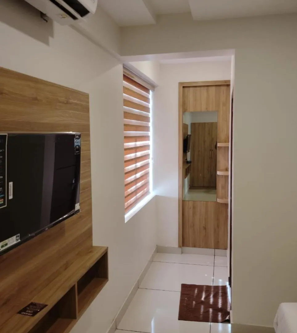 Grand Unx Hotel Kannur